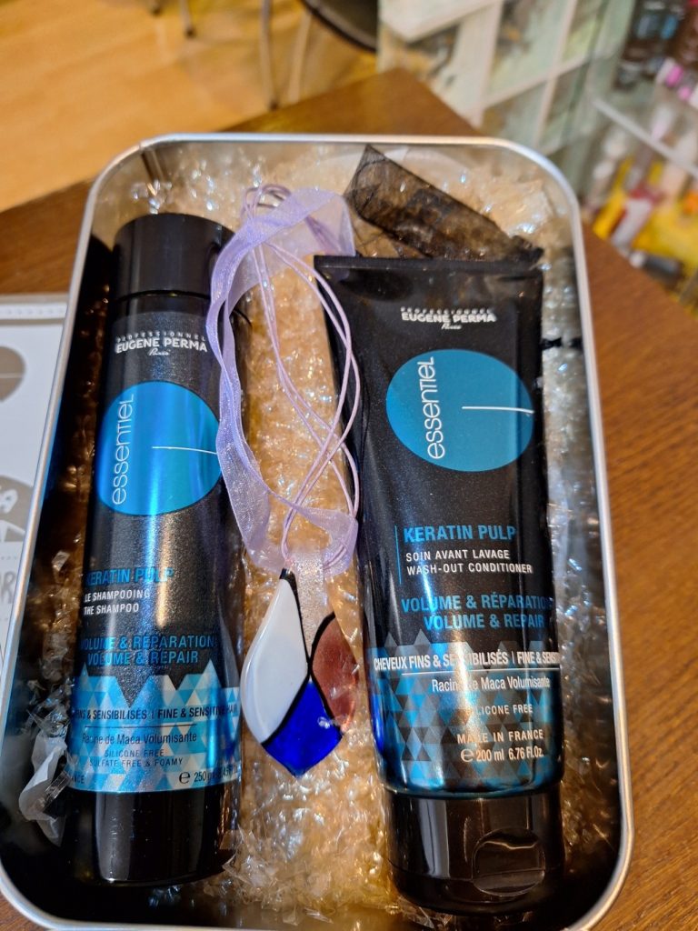 Eugene-Perma Pack Essentiel Acondicionador Keratin Pulp + Champú Keratin Pulp reparar y dar volumen + Regalo colgante de cristal