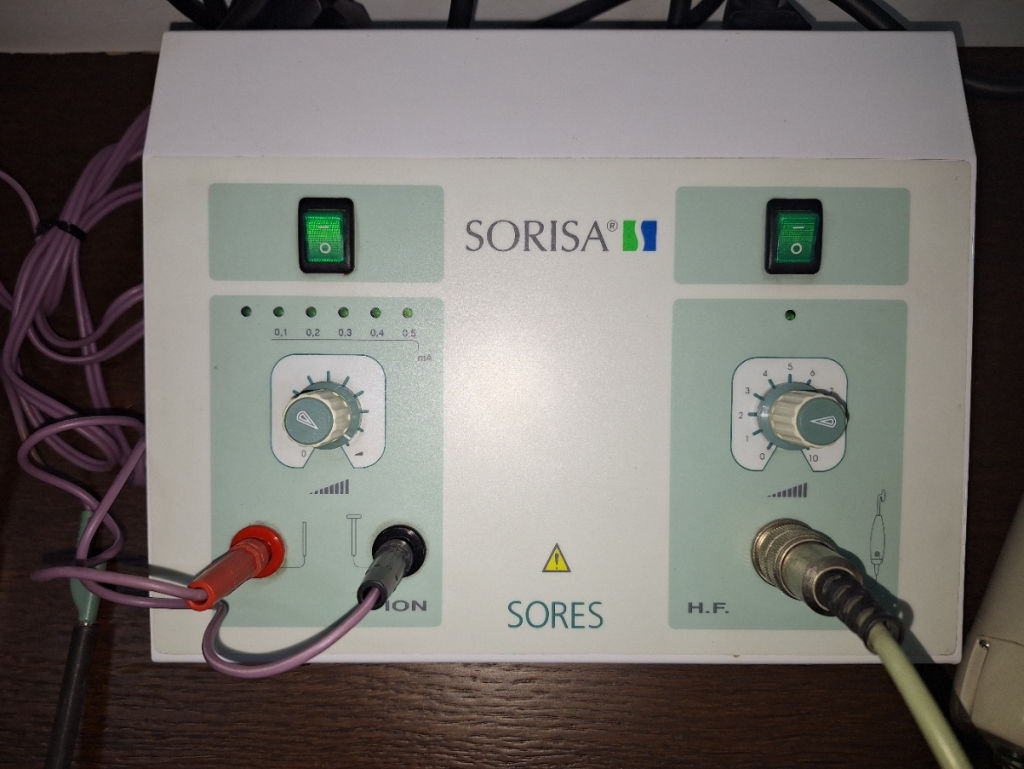 Aparato de electroterapia profesional Sores, de segunda mano en perfecto estado de funcionamiento. Sorisa