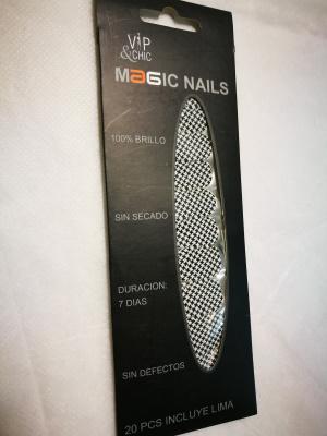 MAGIC NAILS  VIP & CHIC  505 BLANCO NEGRO